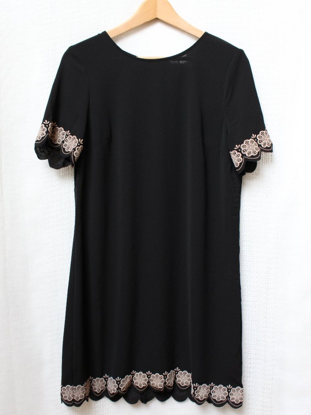 Black Scalloped Laser Cut Floral Embroidered Chic Mini Shift Dress Size 10